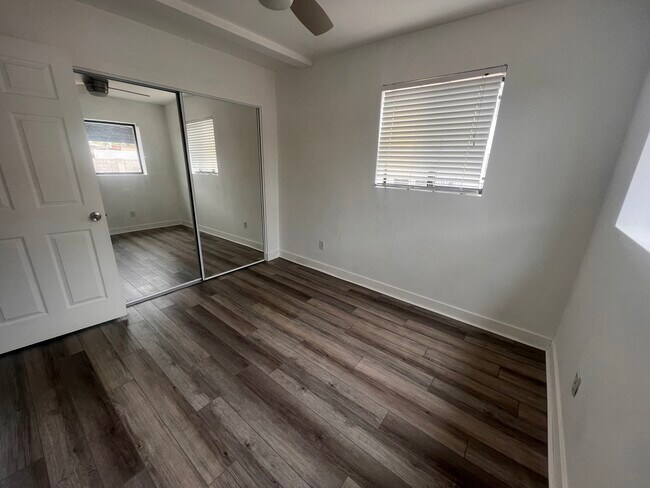 310 W Earll Dr Phoenix, AZ 85013 photo 3