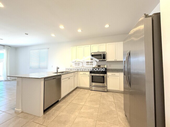9449 W Montecito Ave Phoenix, AZ 85037 photo 4