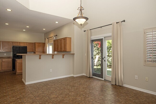 1102 W Glendale Ave Phoenix, AZ 85021 photo 3