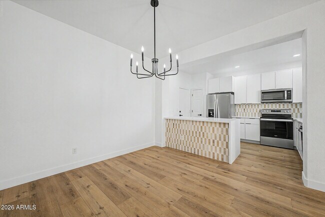 706 E Las Colinas Pl Chandler, AZ 85249 photo 3