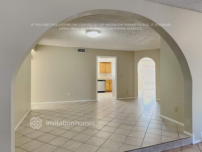 13802 N 45th Ave Glendale, AZ 85306 photo 5
