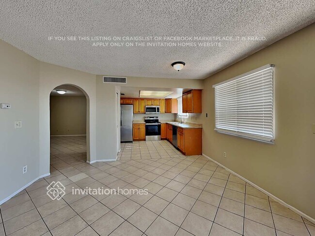 13802 N 45th Ave Glendale, AZ 85306 photo 3