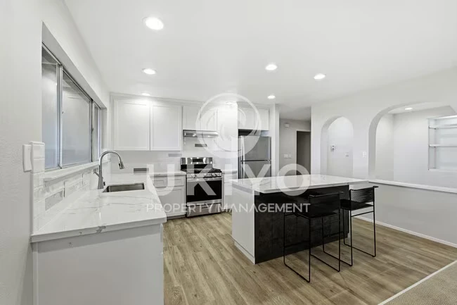 6809 Colton Blvd Oakland, CA 94611 photo 4