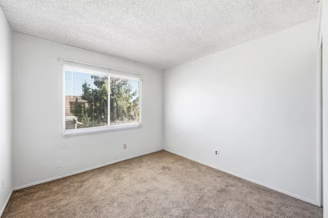 6705 W Devonshire Ave Phoenix, AZ 85033 photo 3