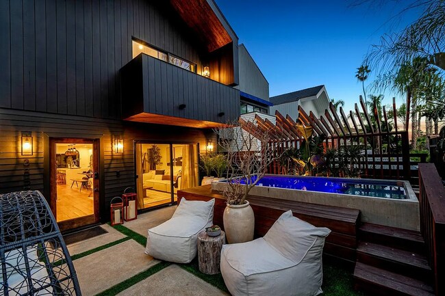 3857 Sequoia St San Diego, CA 92109 photo 2