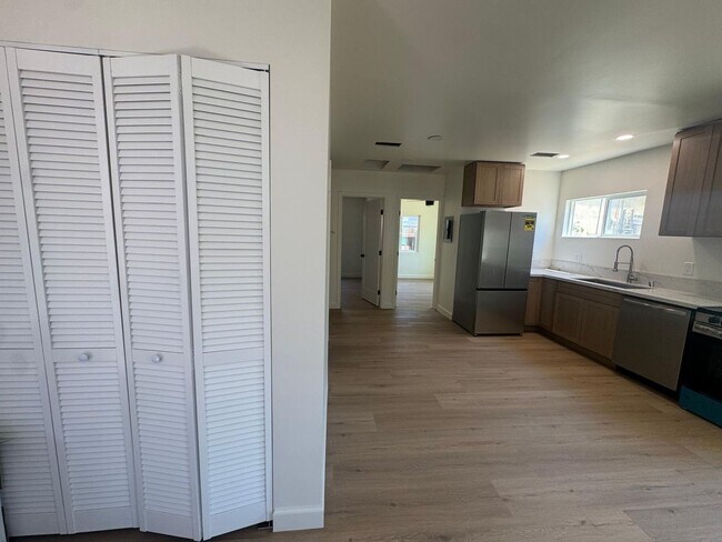 4365 44th St San Diego, CA 92115 photo 3
