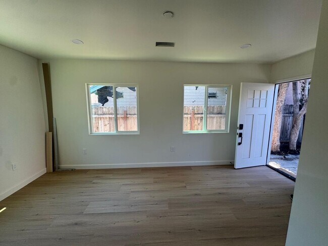 4365 44th St San Diego, CA 92115 photo 4