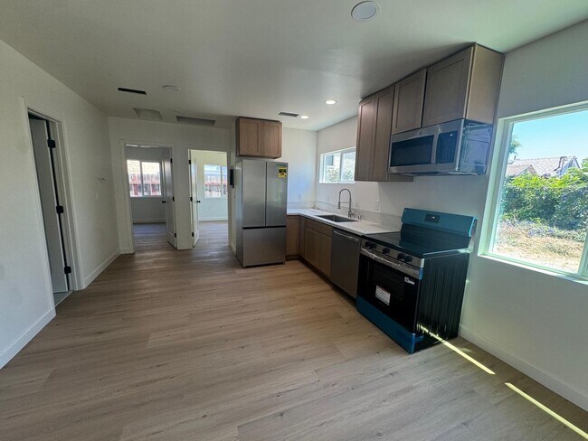 4365 44th St San Diego, CA 92115 photo 5