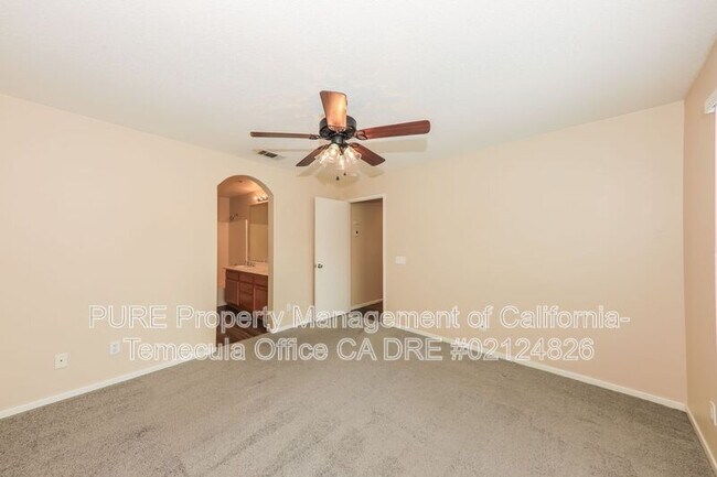 39282 Flamingo Bay Murrieta, CA 92563 photo 4