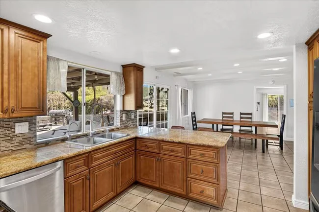 10028 Del Dios Rd Escondido, CA 92029 photo 5