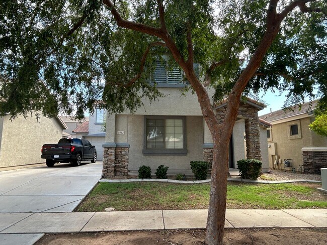 5343 E Holmes Ave photo 3
