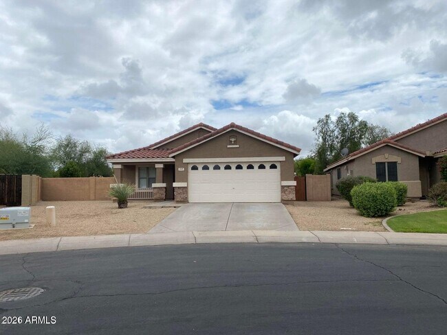 1117 E Arabian Dr photo 3