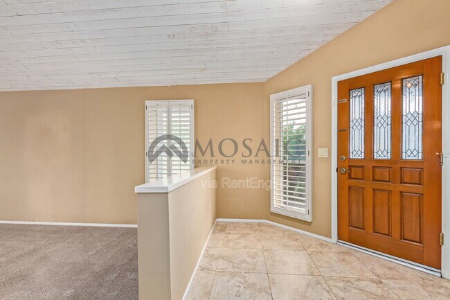 10156 E Becker Ln Scottsdale, AZ 85260 photo 2
