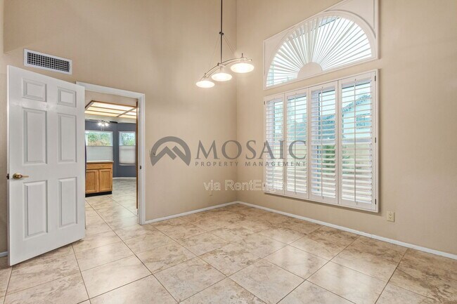 10156 E Becker Ln Scottsdale, AZ 85260 photo 5