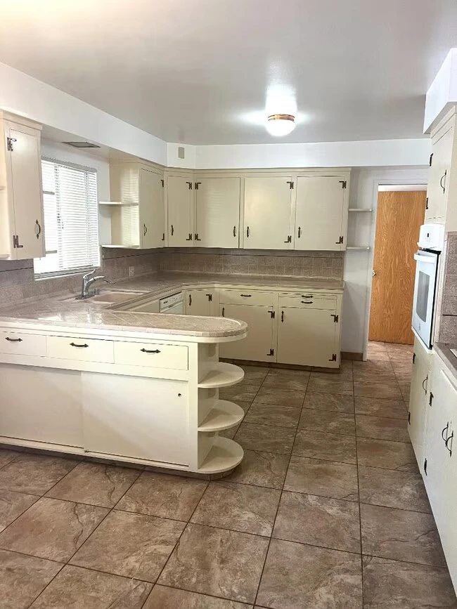 7731 Filice Dr Gilroy, CA 95020 photo 5