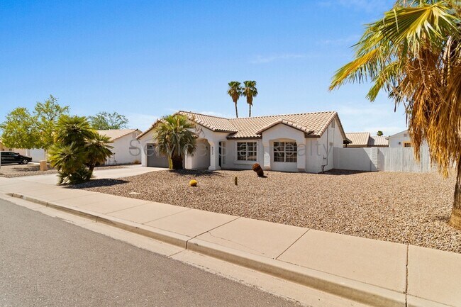 6312 E Preston St Mesa, AZ 85215 photo 2
