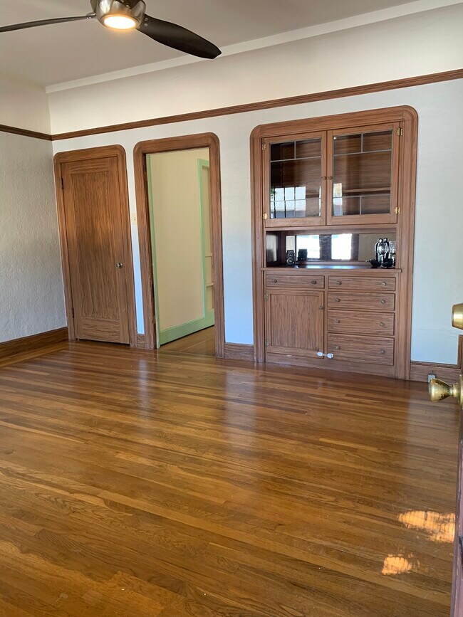 1509 Estudillo St photo 3