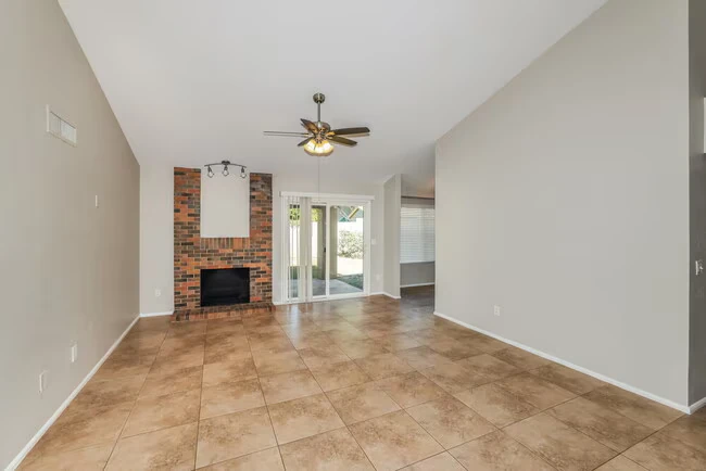 4814 W McRae Way Glendale, AZ 85308 photo 4