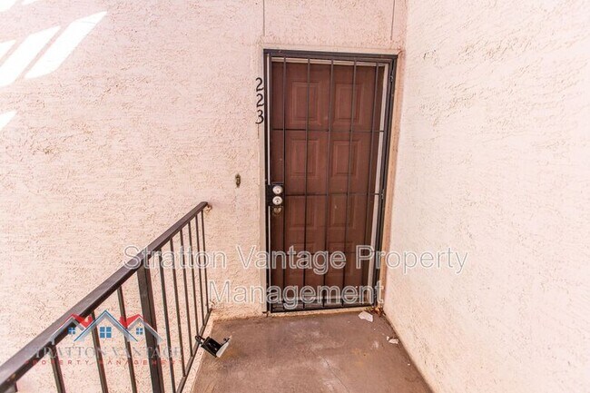 4211 E Palm Ln Phoenix, AZ 85008 photo 3
