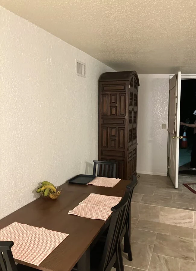 21 B Del Mar Ave Chula Vista, CA 91910 photo 3