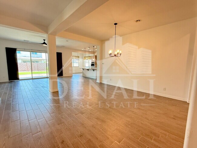 5214 W Thresher Way Phoenix, AZ 85339 photo 3