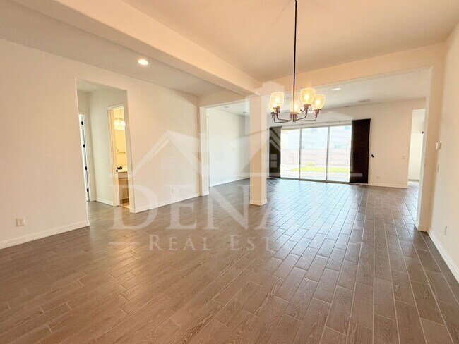 5214 W Thresher Way Phoenix, AZ 85339 photo 4