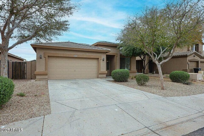 16183 W Winchcomb Dr photo 2