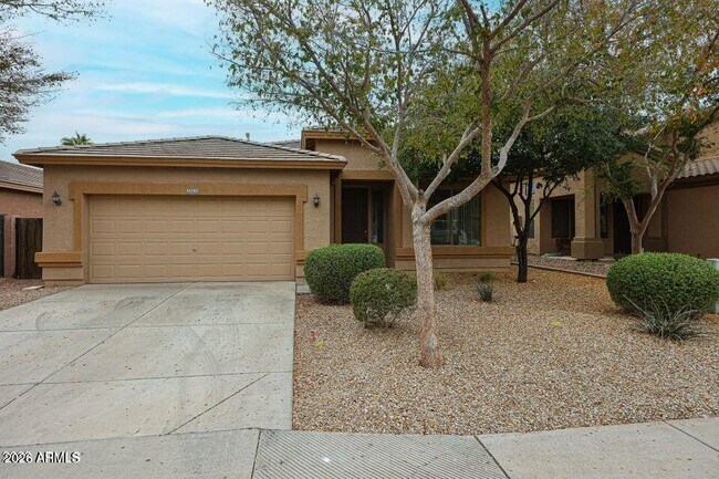 16183 W Winchcomb Dr photo 4