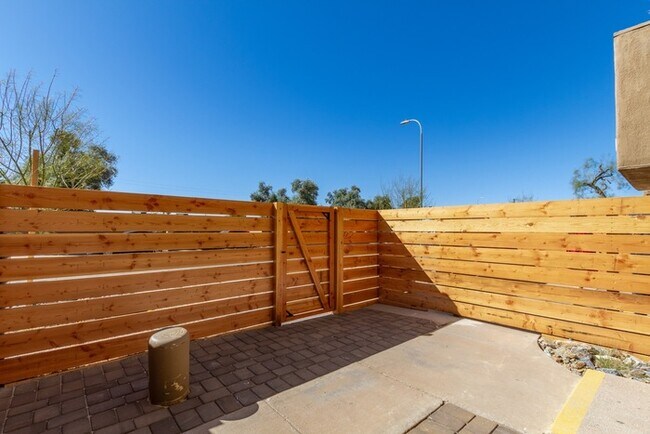 6018 W Oregon Ave Glendale, AZ 85301 photo 4