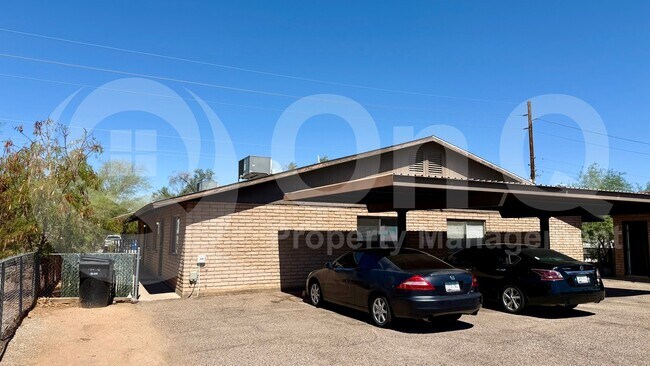 1861 N Center St Mesa, AZ 85201 photo 3