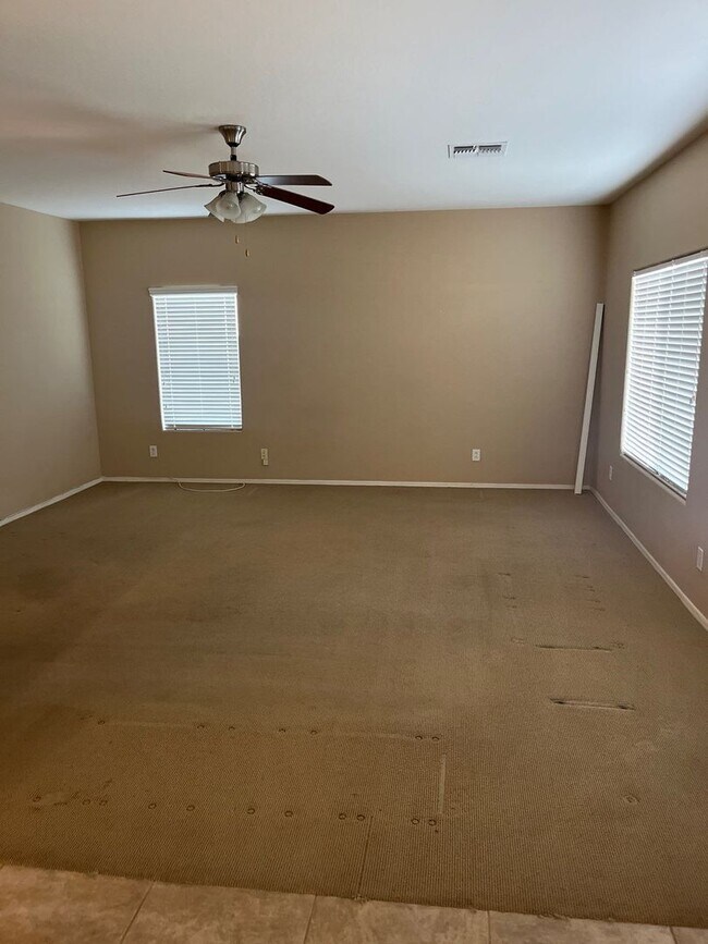 39203 N Carolina Ave San Tan Valley, AZ 85140 photo 5