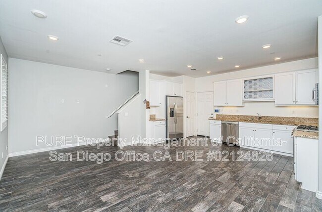 1533 Champion Ln Chula Vista, CA 91915 photo 4