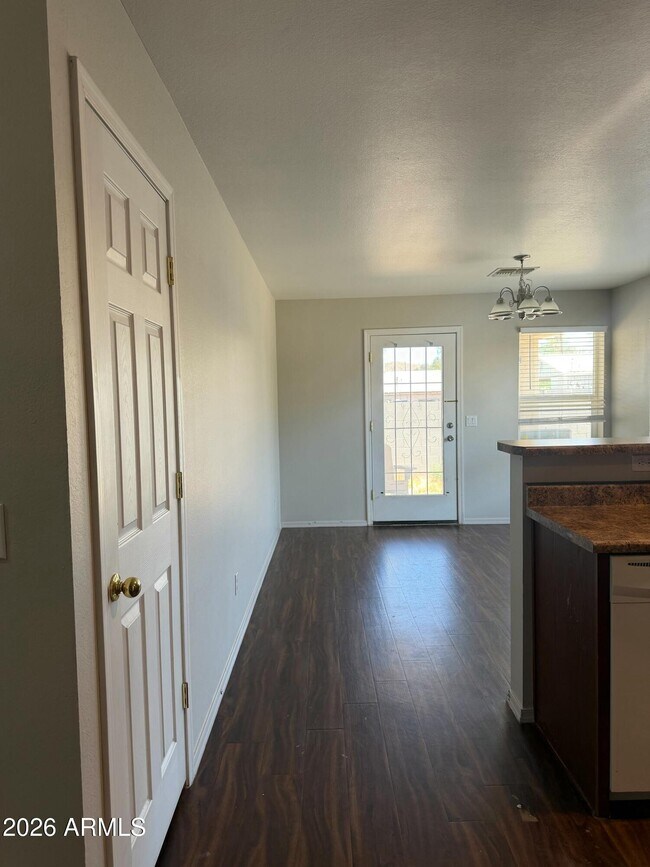 1346 E Peoria Ave Phoenix, AZ 85020 photo 3