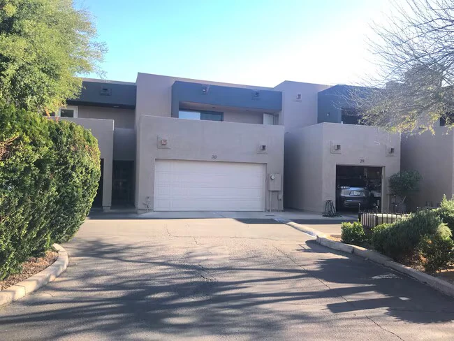 3030 N Hayden Rd Scottsdale, AZ 85251 photo 2