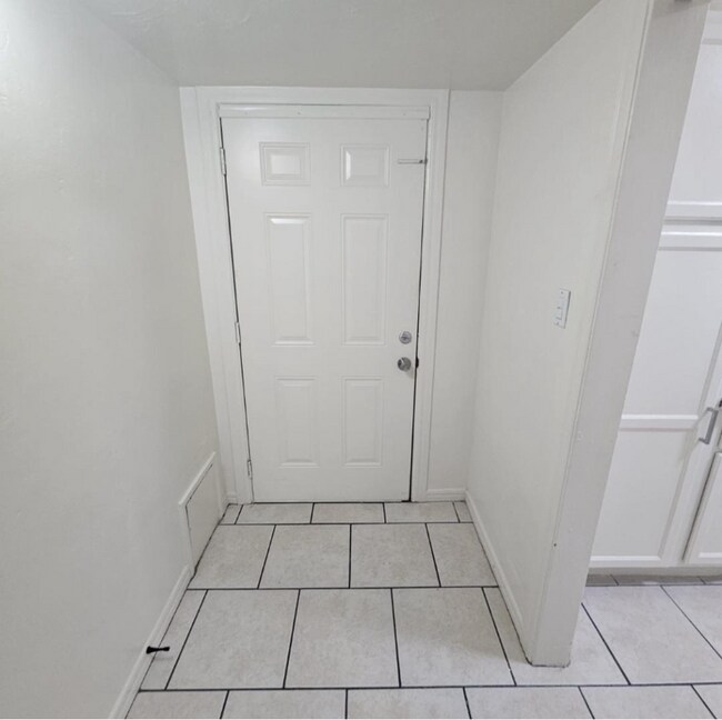 4619 E Almeria Rd Phoenix, AZ 85008 photo 5