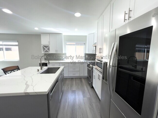 1956 Palmer Dr Oceanside, CA 92056 photo 2