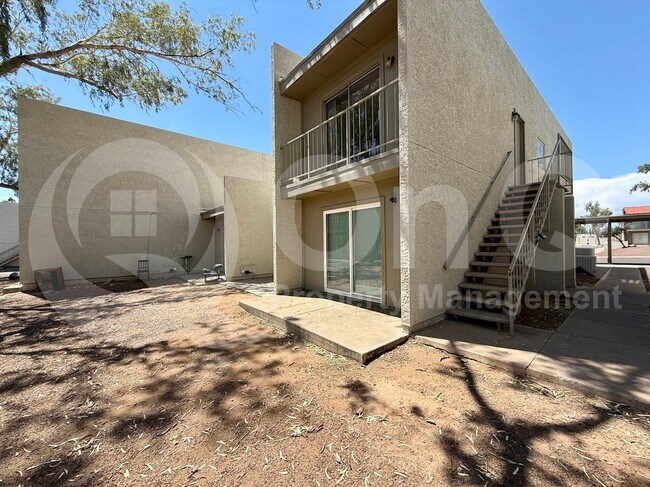2827 E Le Marche Ave Phoenix, AZ 85032 photo 3