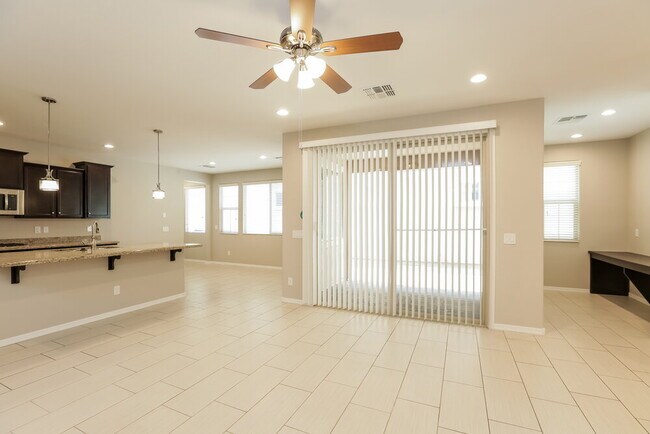 2252 S Osborn Ln Gilbert, AZ 85295 photo 4