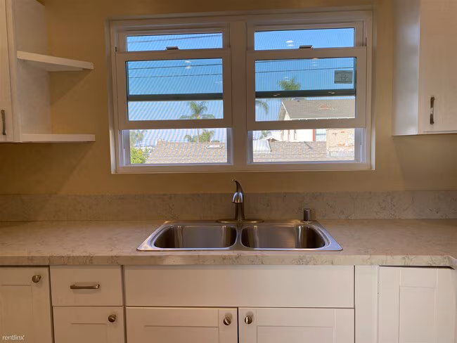 2752 Landis St San Diego, CA 92104 photo 3