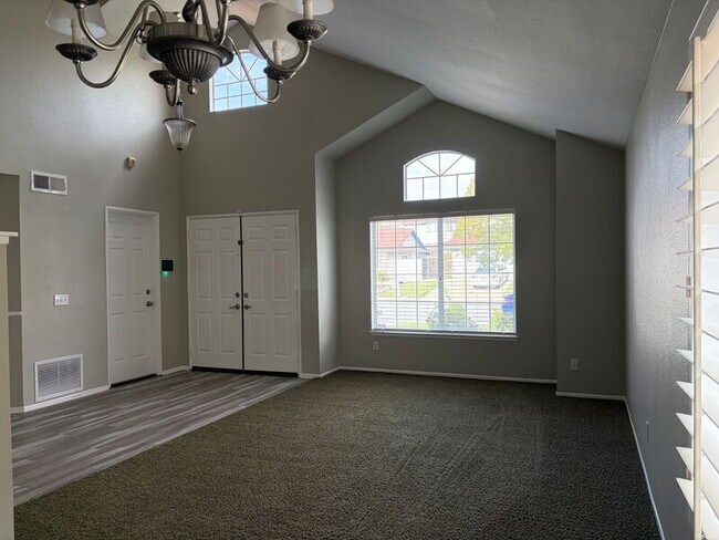 30311 Silver Ridge Ct Temecula, CA 92591 photo 5