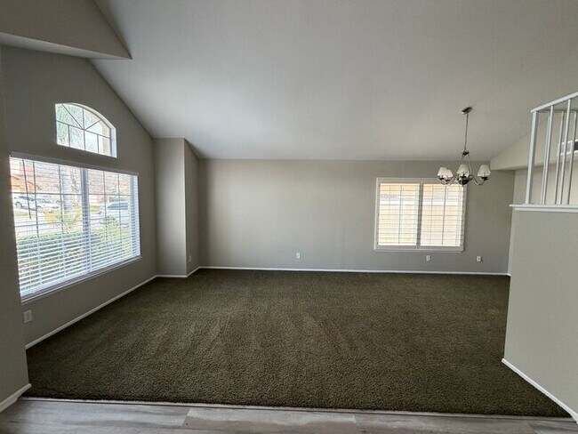 30311 Silver Ridge Ct Temecula, CA 92591 photo 3
