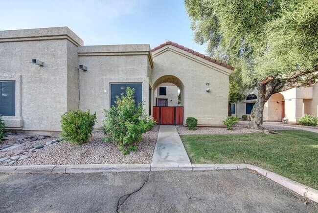 1111 W Summit Pl Chandler, AZ 85224 photo 2