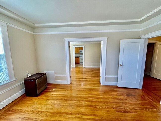 497 6th Ave San Francisco, CA 94118 photo 2
