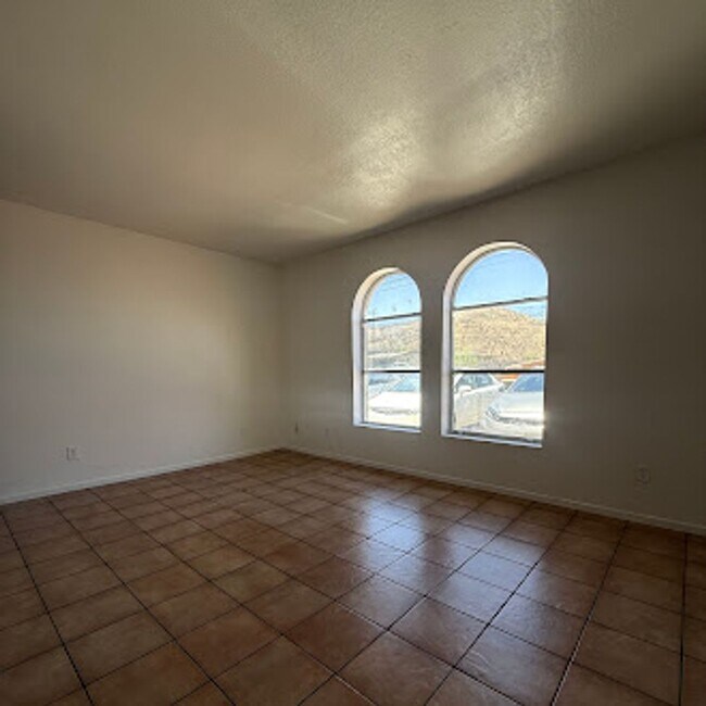 10213 N 15th Ave Phoenix, AZ 85021 photo 3