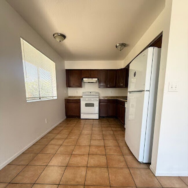 10213 N 15th Ave Phoenix, AZ 85021 photo 4