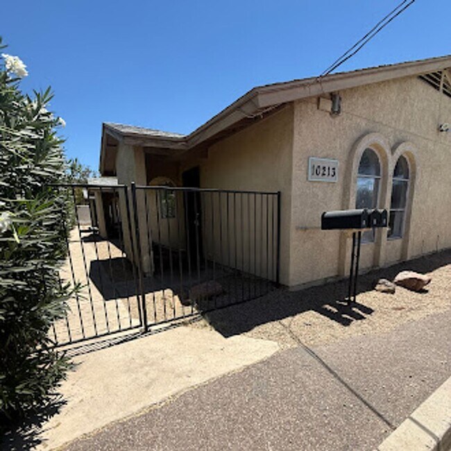 10213 N 15th Ave Phoenix, AZ 85021 photo 2