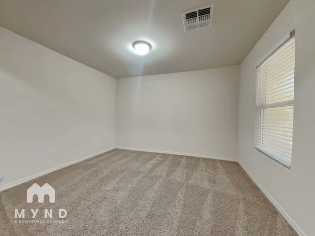 1669 E Prickly Pear Pl photo 3