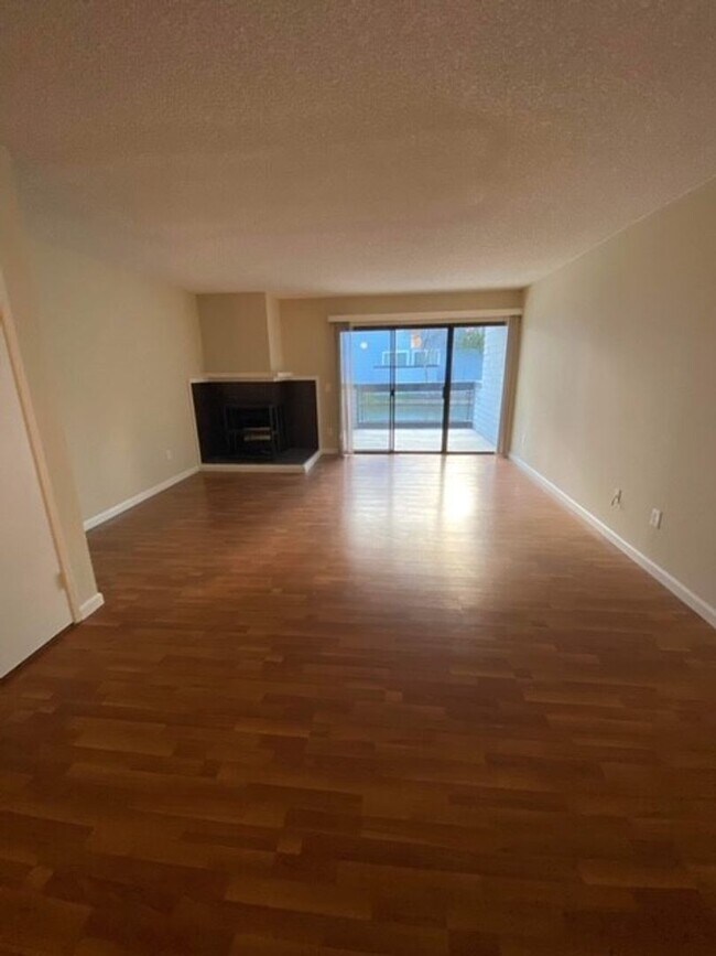 412 Barnegat Ln Redwood City, CA 94065 photo 5
