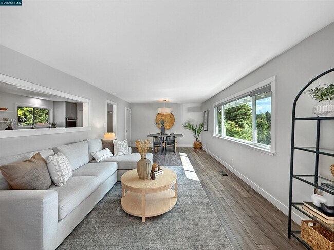 8 Cherryhills Ct Lafayette, CA 94549 photo 3