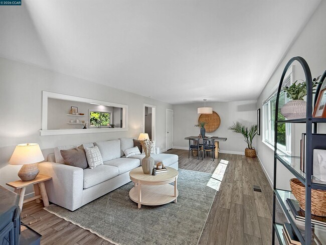 8 Cherryhills Ct Lafayette, CA 94549 photo 2